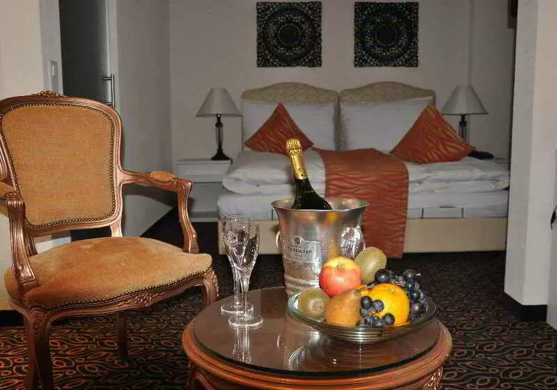 Fotos del hotel Posthotel Holiday Villa Arosa:  2