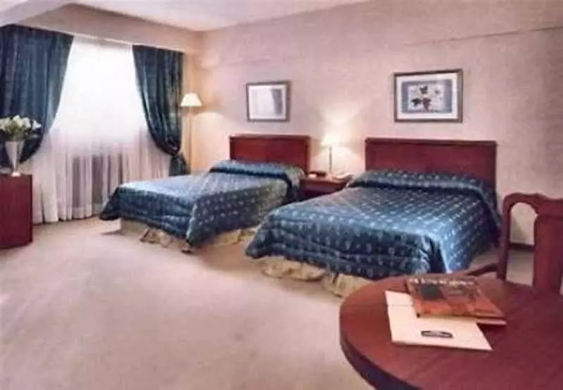 Howard Johnson Congreso