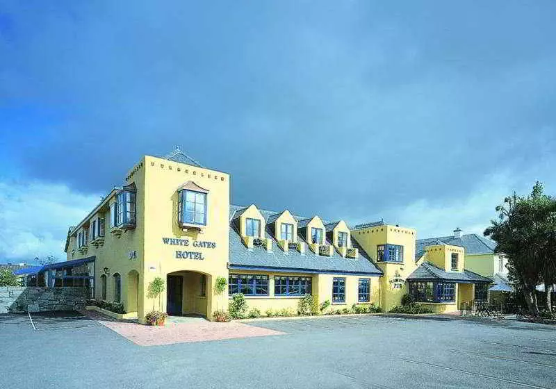 Fotos del hotel White Gates Hotel:  2