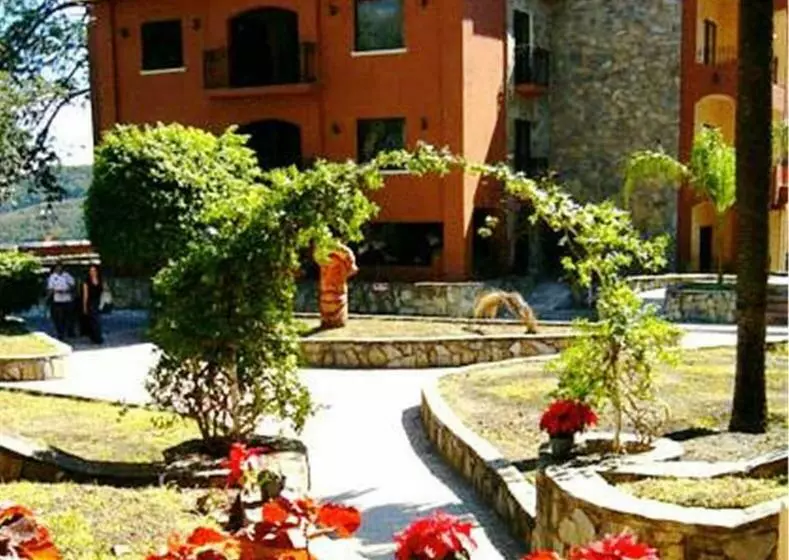 Fotos del hotel Hacienda Cola Del Caballo:  6