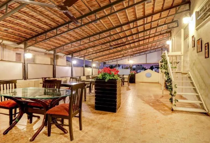 Fotos del hotel Treebo Trip Mels Regency Embassy Golflink:  9