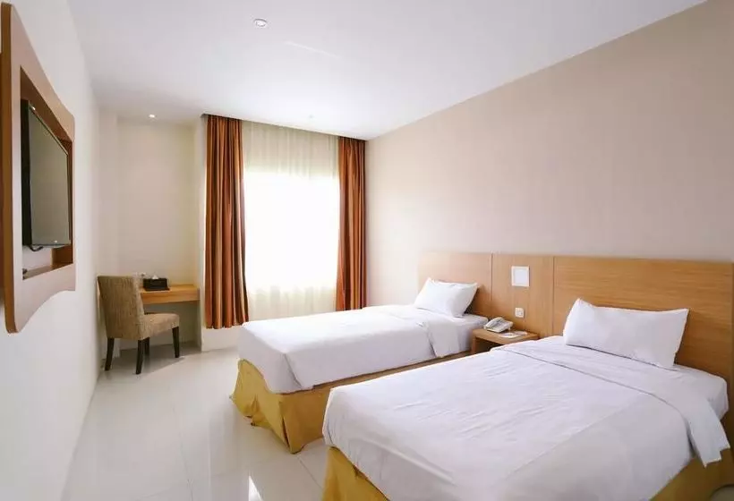 Vaccinated Staff  Capital O 1279  Grand Celino Makassar