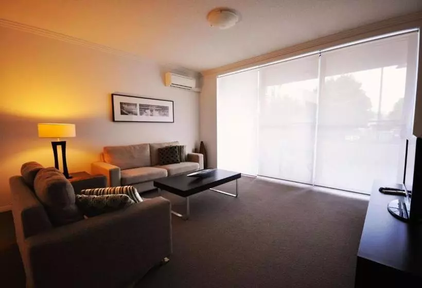 Fotos del hotel Chancellor Lakeside Apartments:  13