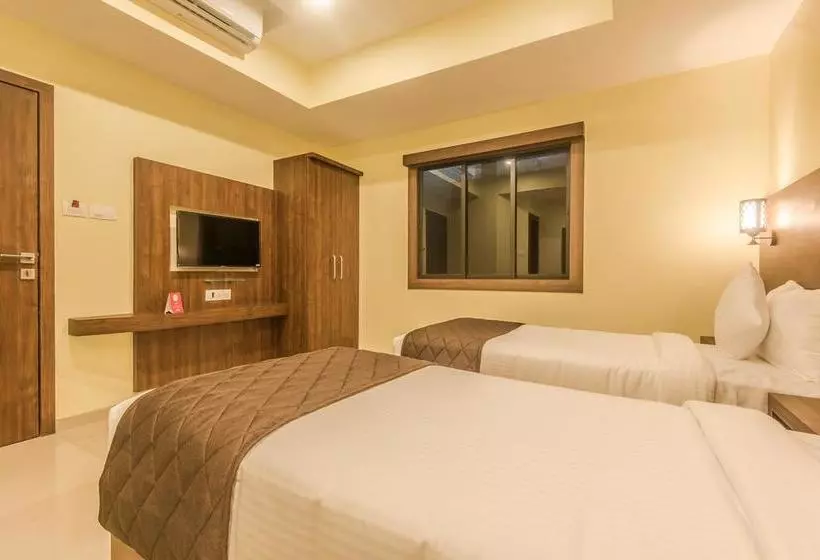 Fotos del hotel Fab Adlon International:  15