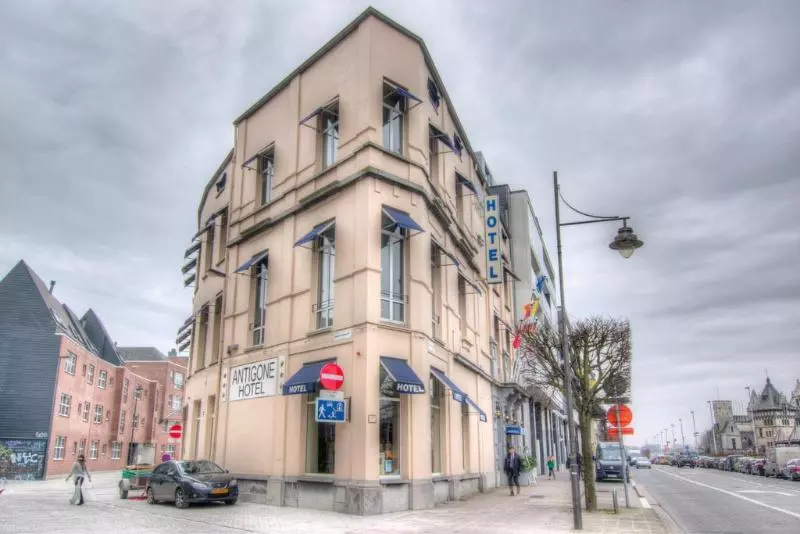 Fotos del hotel Antigone:  5