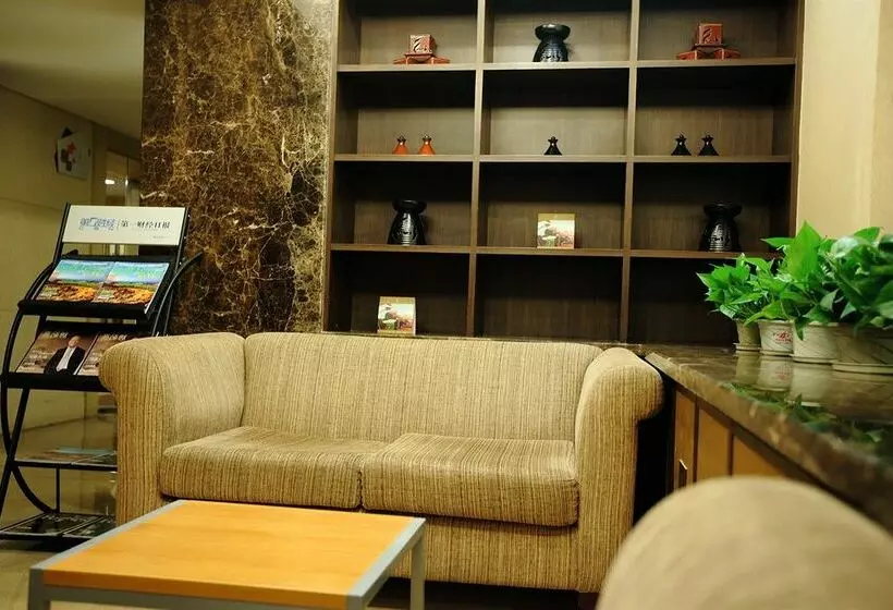 Fotos del hotel Howard Johnson All Suites:  3