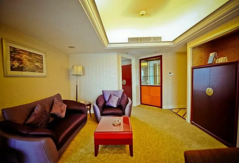 Fotos del hotel Howard Johnson All Suites:  21