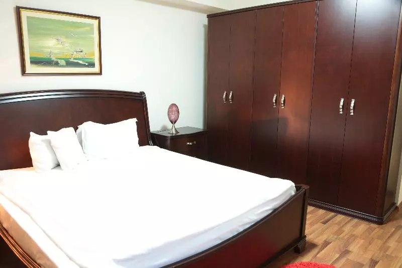 Fotos del hotel Phoenicia Suites:  7