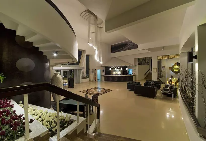 Fotos del hotel Golden Tulip Al Jazira:  11