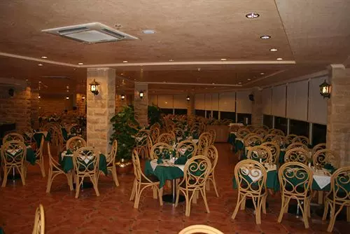 Fotos del hotel Golden 5 Topaz Suites Hotel:  24