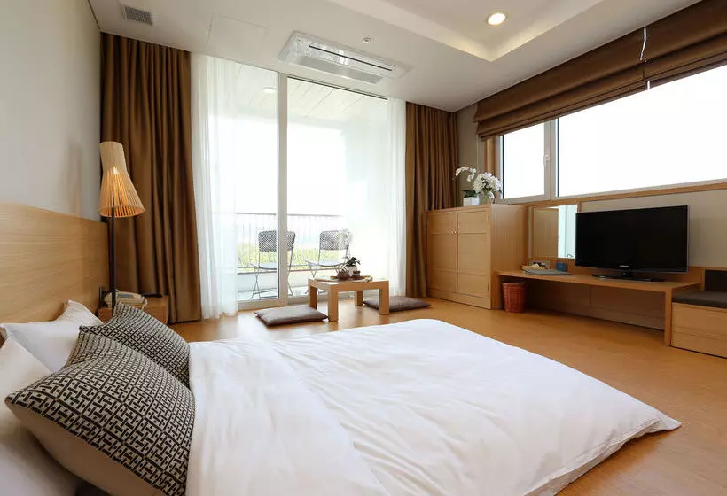 Fotos del hotel The Suites  Naksan:  18