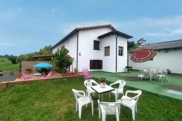 Cómoda Casa En Entorno Natural Y Cerca De La Playa - Ribamontan al Monte