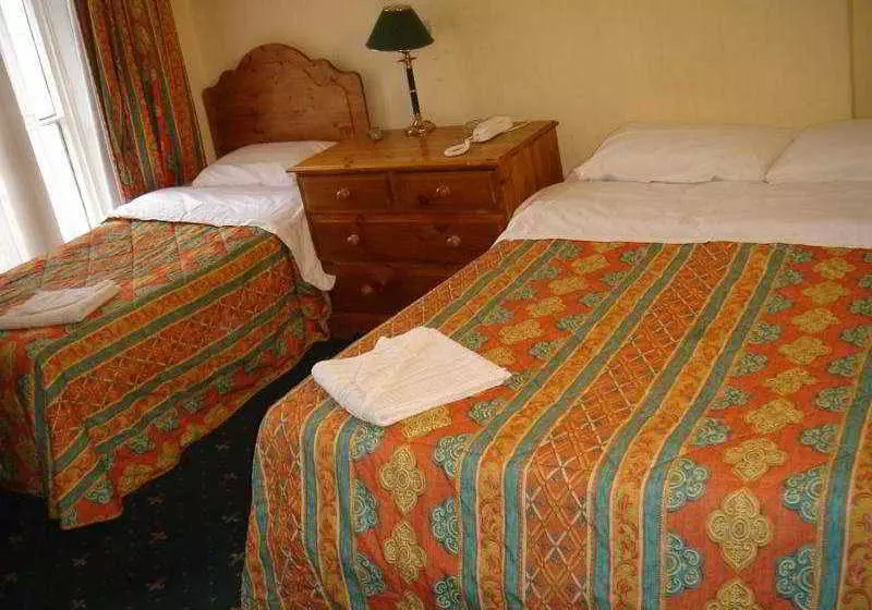 Fotos del hotel Camelot House:  2