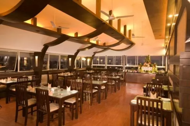 Fotos del hotel Krishinton Suites:  4