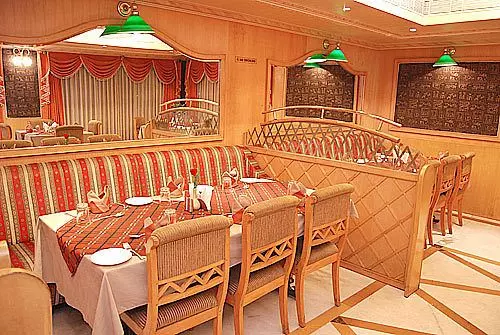 Fotos del hotel Raj Palace:  12