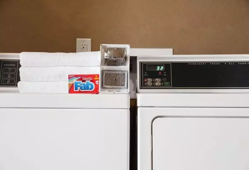 Fotos del hotel Days Inn & Suites By Wyndham Houston Northspring:  9