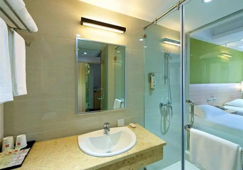 Fotos del hotel Ibis Guilin Zhongshan North RD:  6