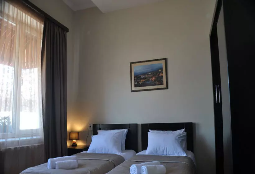 Fotos del hotel At Metro:  17