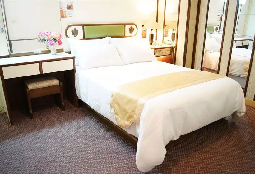 Fotos del hotel Famous  Tainan:  8