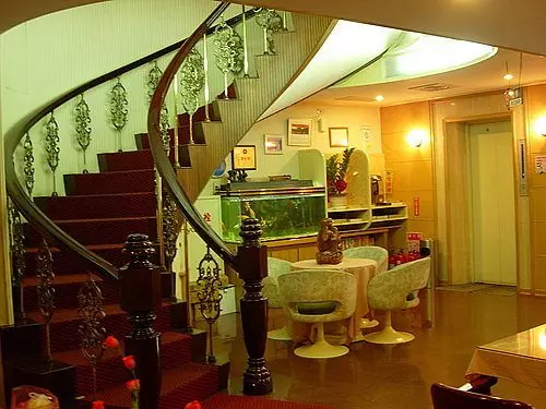 Fotos del hotel Famous  Tainan:  2