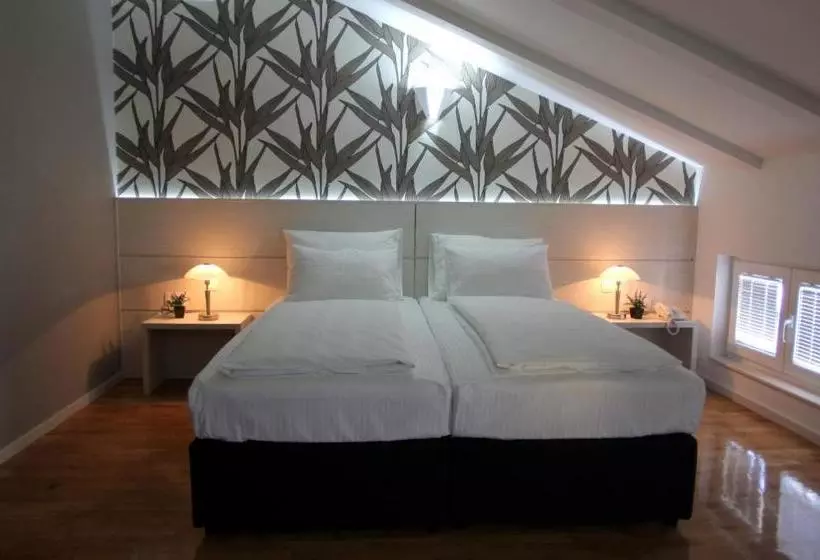 Fotos del hotel Villa Milas:  8