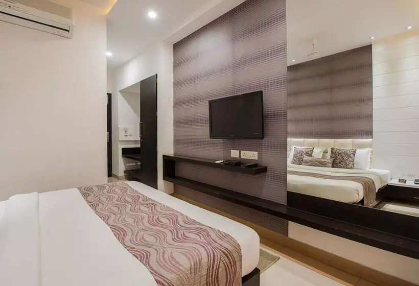 Fotos del hotel Oyo Premium Raja Park:  18