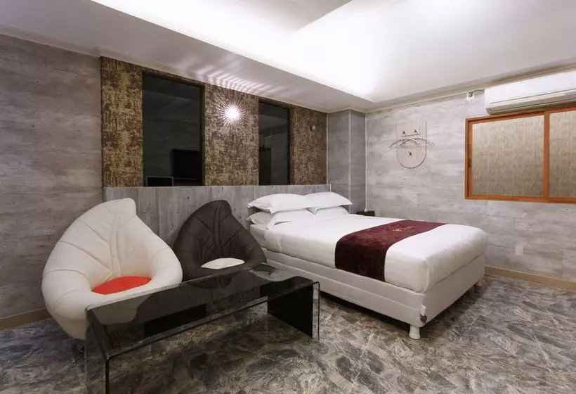 Fotos del hotel I.y:  19