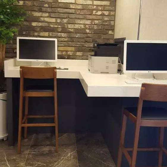 Fotos del hotel The Bs:  13