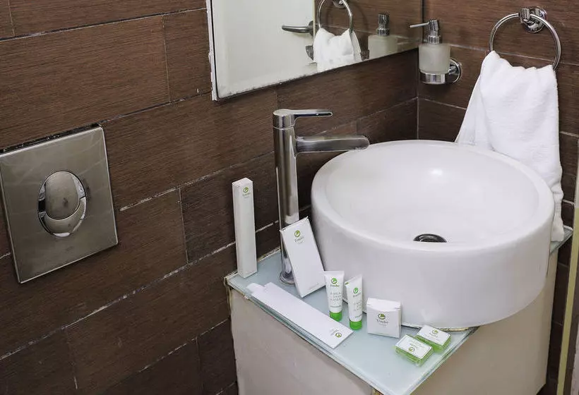 Fotos del hotel Treebo Saravana Boutique Inn:  8