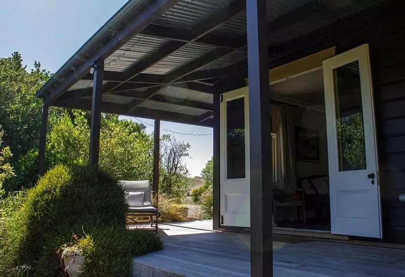 Fotos del hotel Toms Cottages:  15