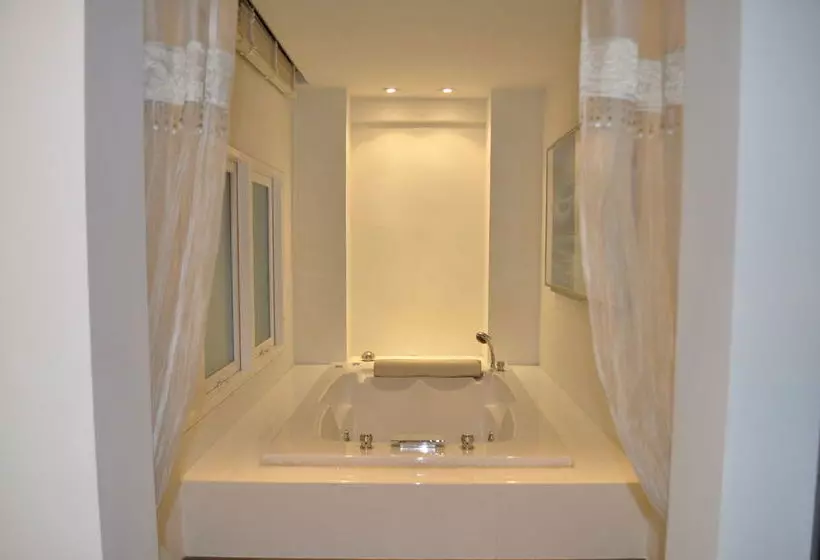 Fotos del hotel Saladee Gallery Residence:  10