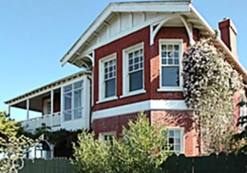 Glendinning House