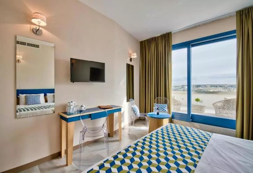 Fotos del hotel The British Suites:  13