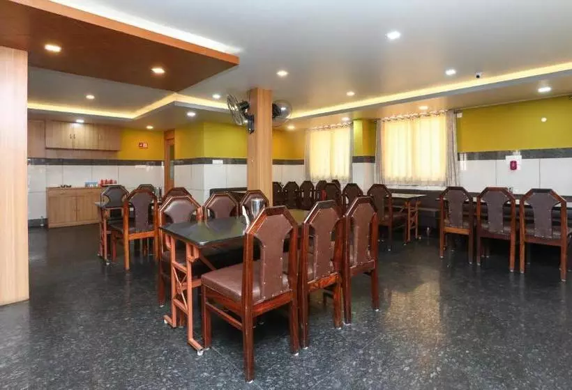 Fotos del hotel Treebo Trend Krishnaa Comfort:  9