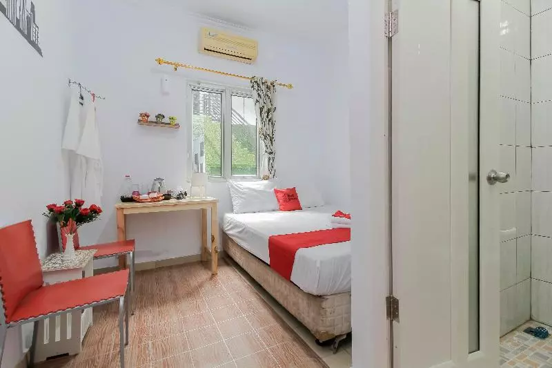 Fotos del hotel Reddoorz Plus Near Budi Luhur University Jakarta:  11