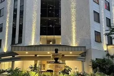 Poblado Plaza