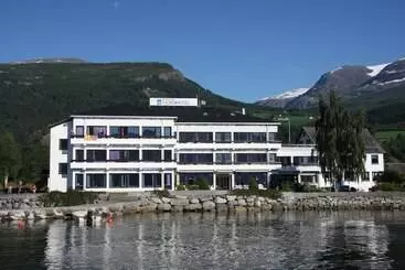 Innvik Fjordhotel   Misjonheimen