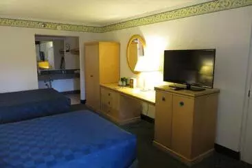 Maingate Lakeside Resort