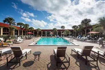 Maingate Lakeside Resort