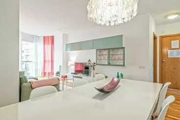 Cálido Apartamento Con Piscina En Barcelona - Ripollet