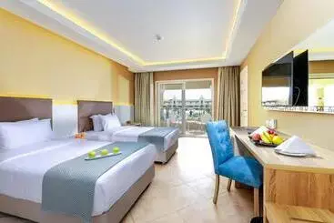 Hotel Titanic Royal Families And Couples Only
