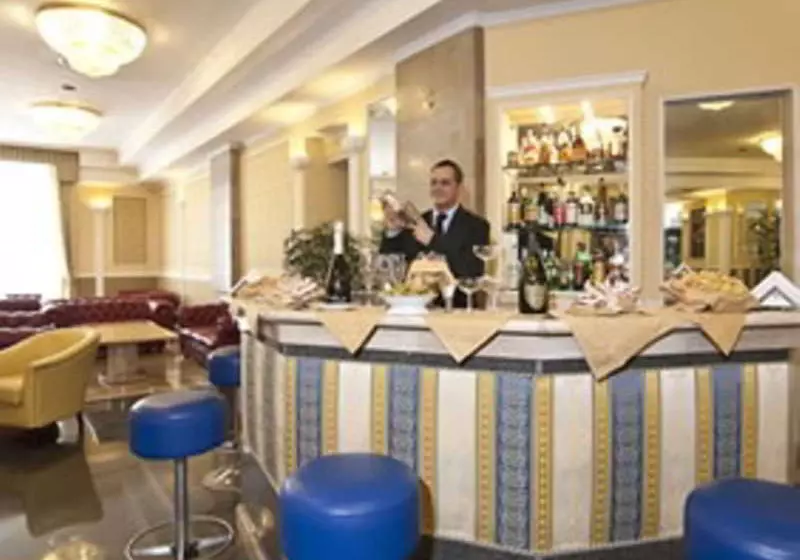 Fotos del hotel Grand Hotel Plaza:  2