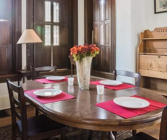 Fotos del hotel Found Places Capitol Hill Bed And Breakfast:  8