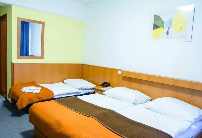 Fotos del hotel Inos:  8