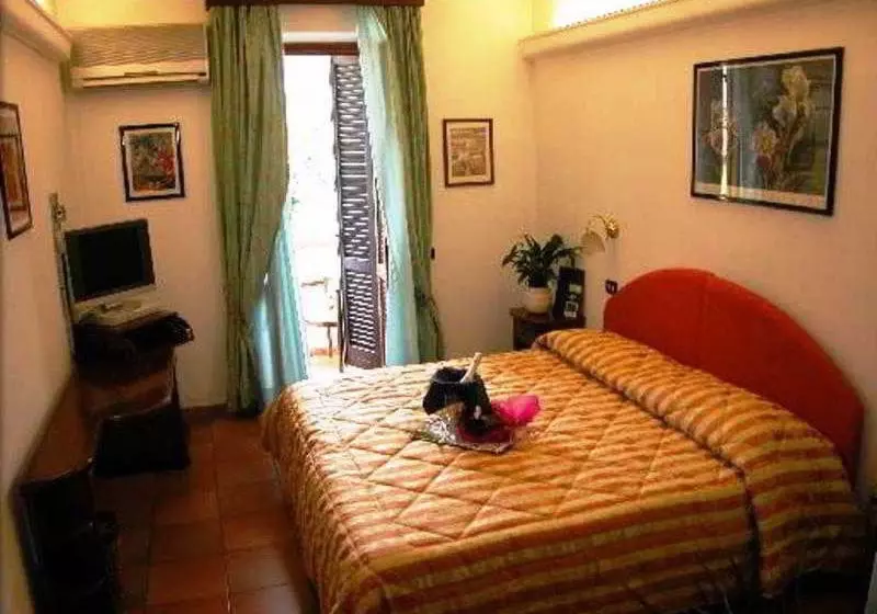 Fotos del hotel Rq  Dacarlo:  2