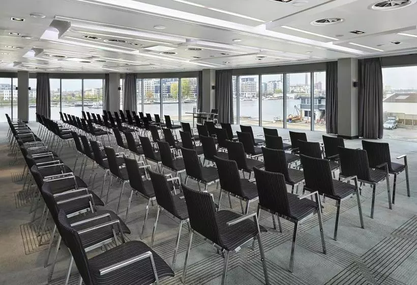 Fotos del hotel Crowne Plaza London  Battersea:  9