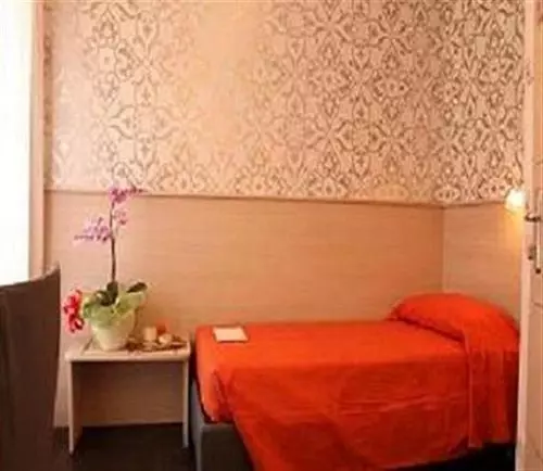 Fotos del hotel Appia 442:  2