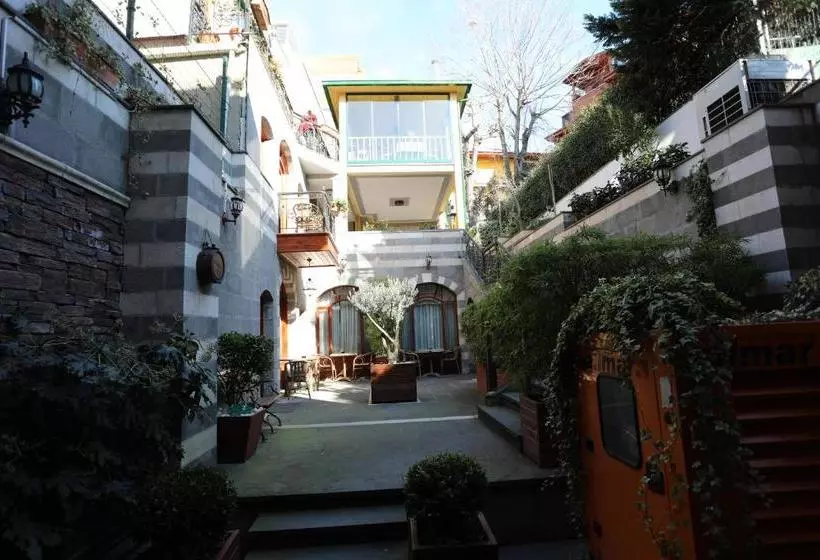 Fotos del hotel Rose Garden Suites:  15