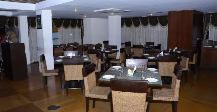 Fotos del hotel Treebo Tryst F One Park Front:  4