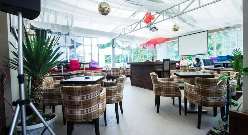 Fotos del hotel Eagle Tirana:  3